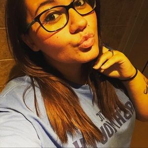 Meet your Posher, Brittney